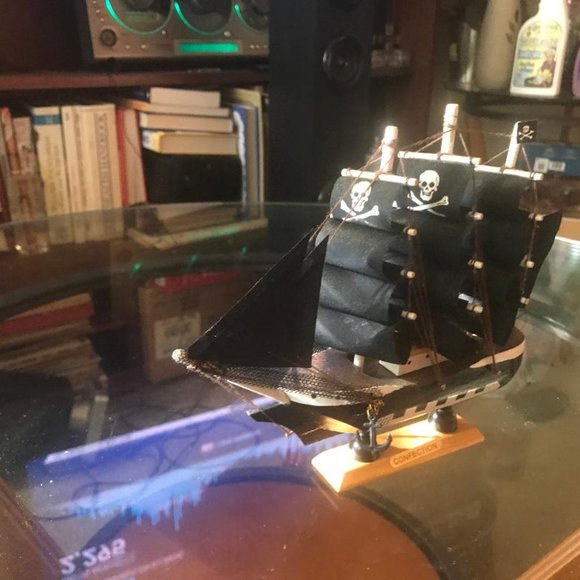 Desk decor package. - Picture 8 of 11